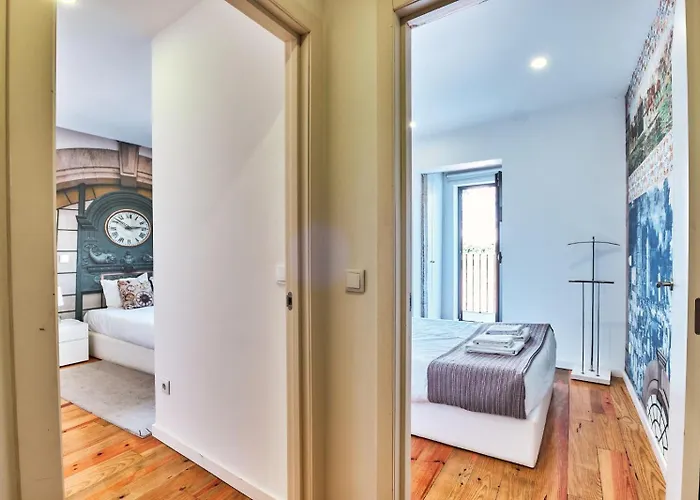 Campanha Clock House With Terrace شقة